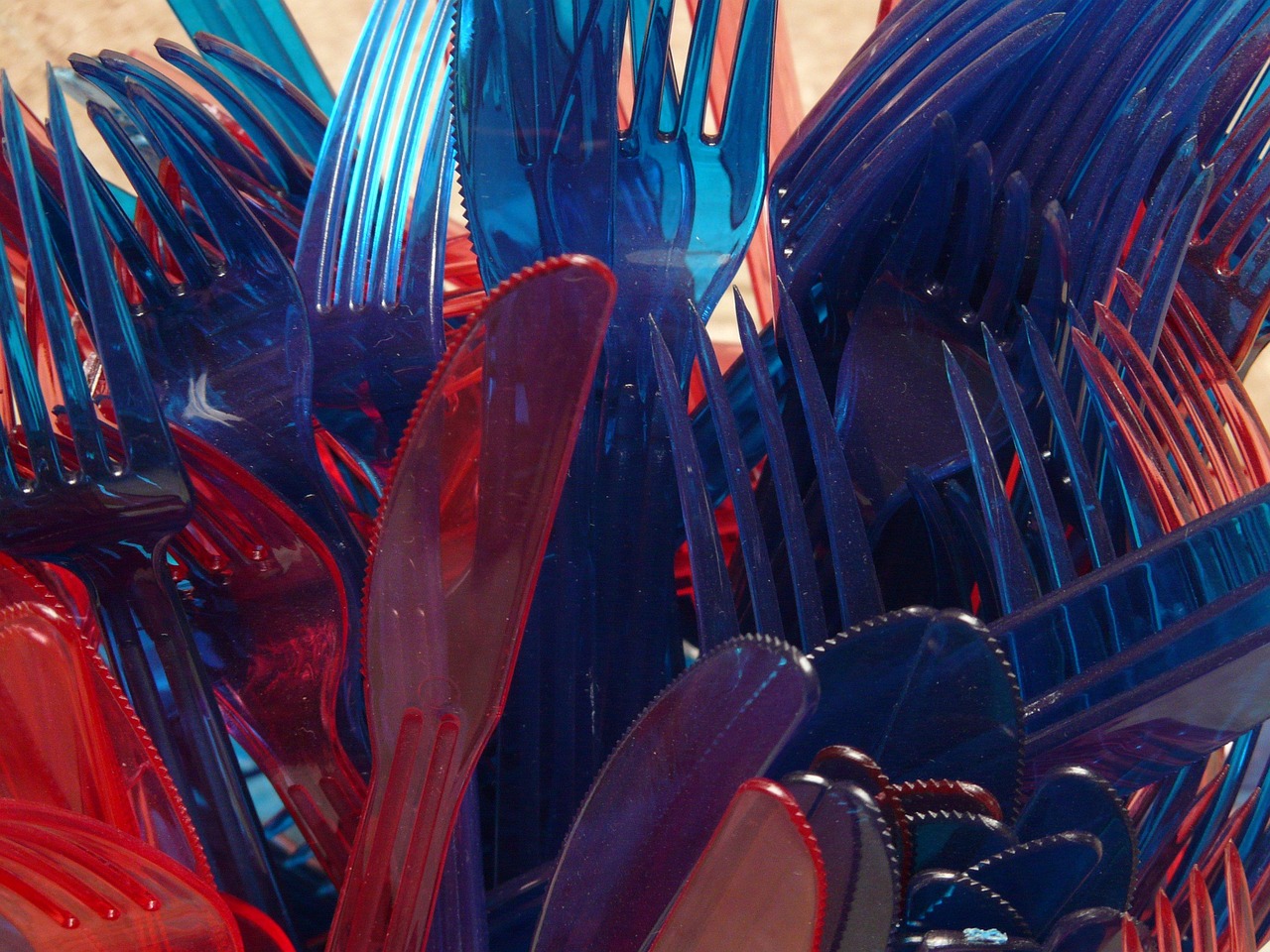 Plato plástico redondo